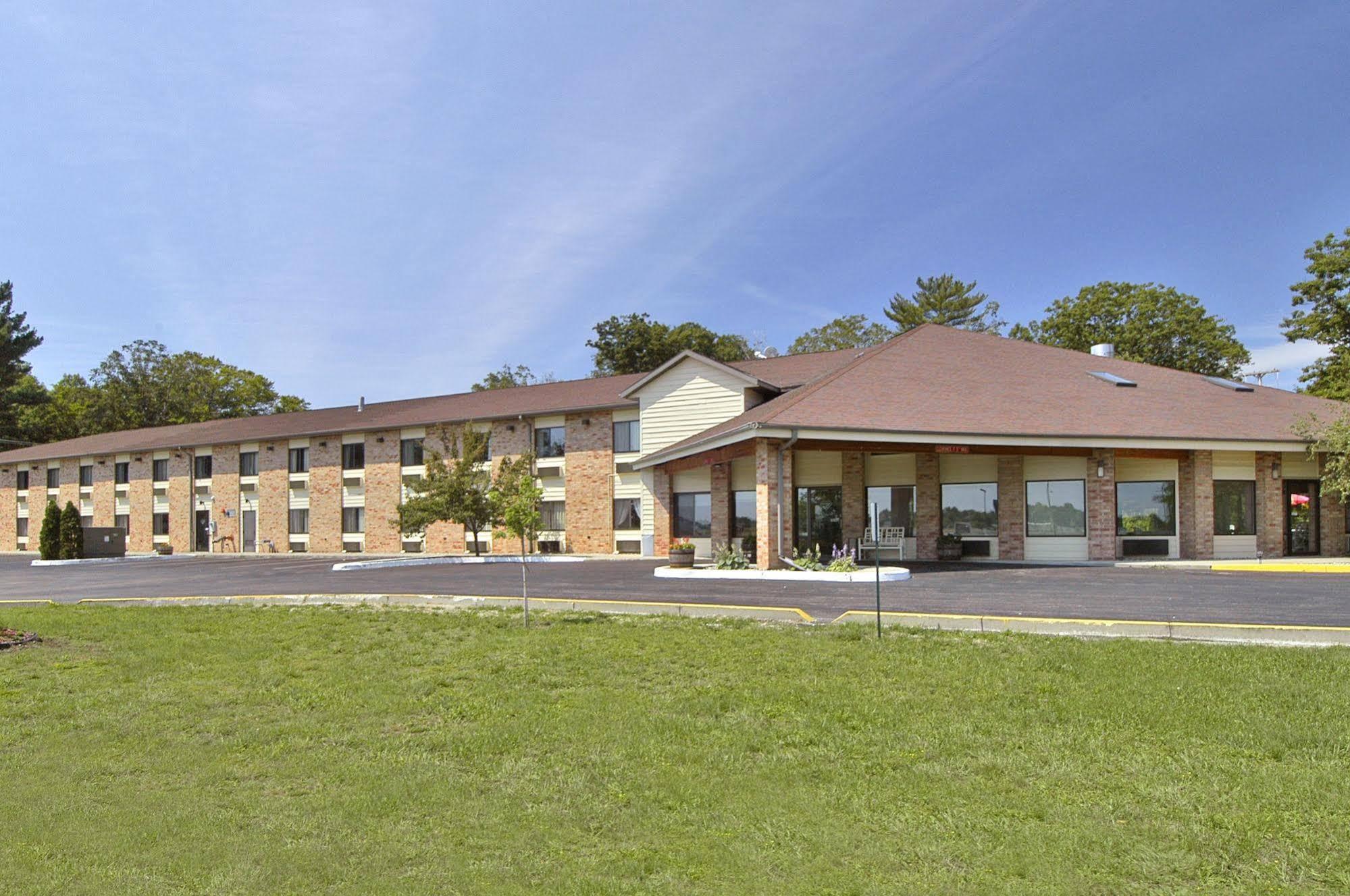 Baymont by Wyndham Muskegon Hotel Eksteriør billede