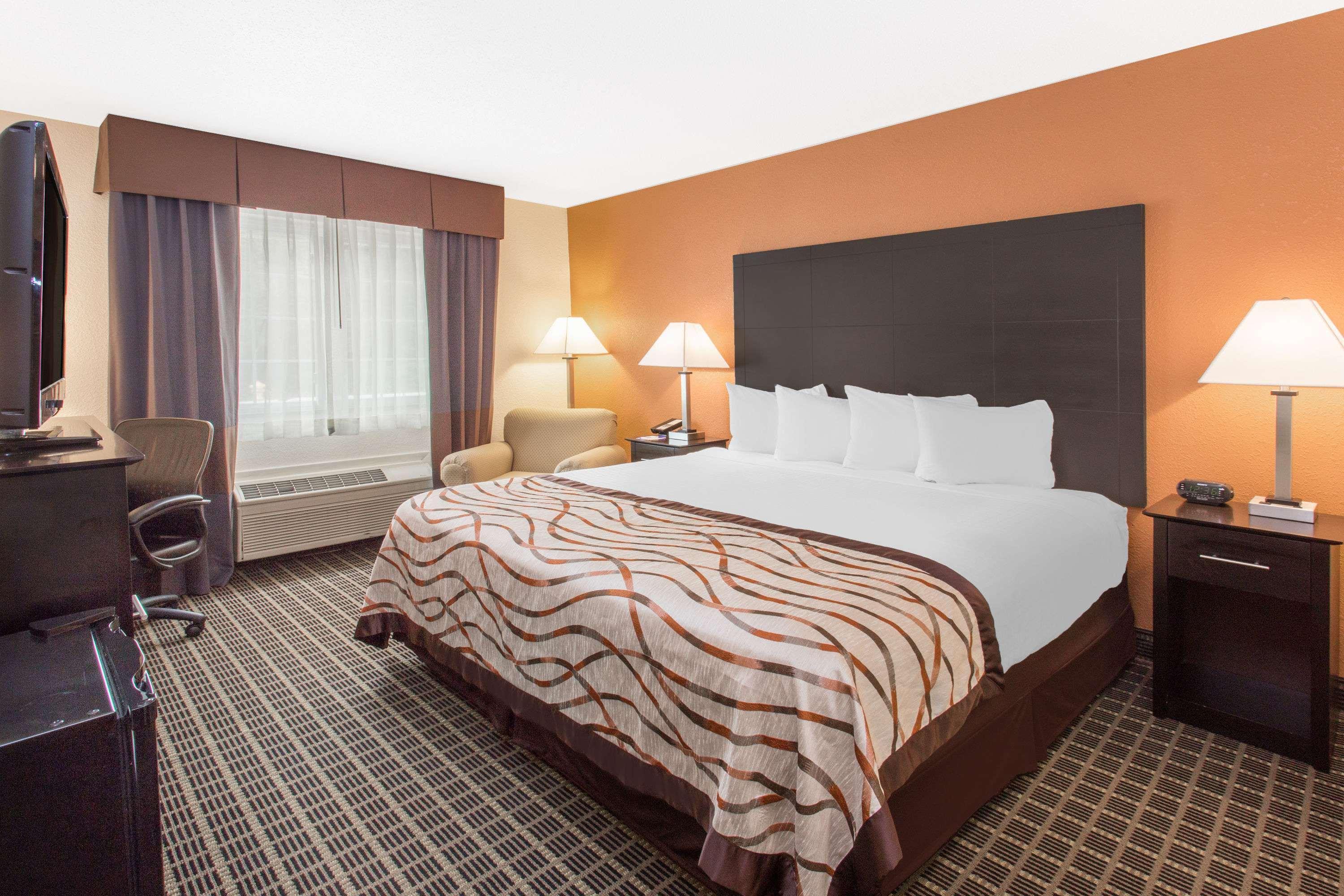 Baymont by Wyndham Muskegon Hotel Eksteriør billede