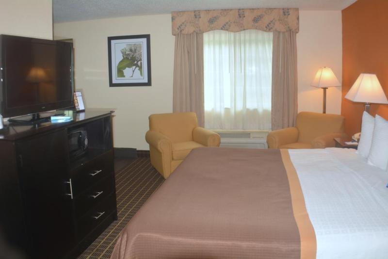 Baymont by Wyndham Muskegon Hotel Eksteriør billede
